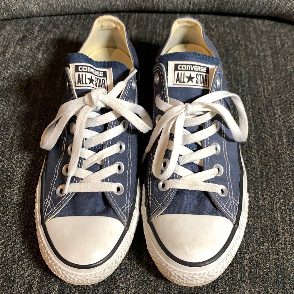 Converse Blue and White All Star woman’s size 8 tennis shoes.